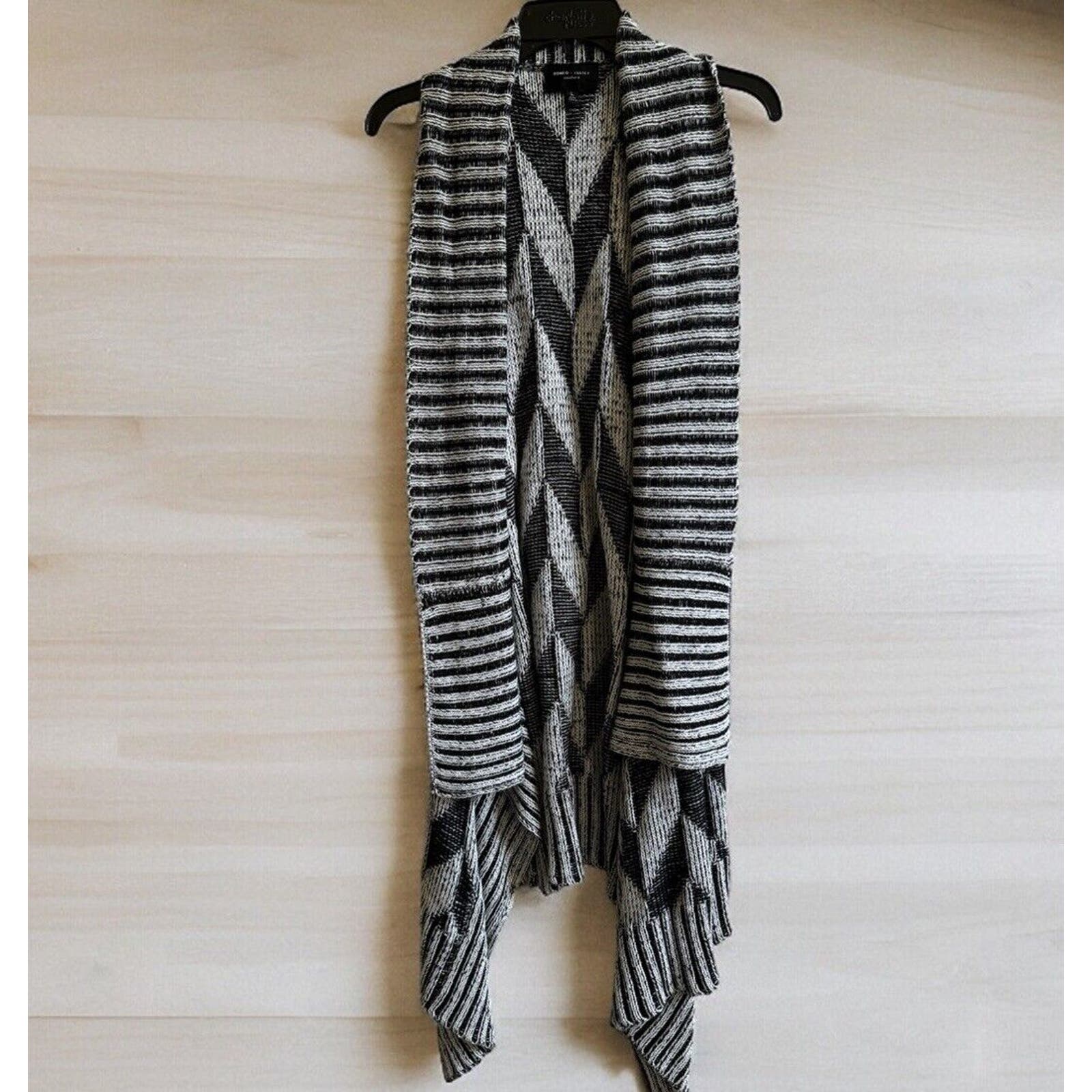 Romeo And Juliet Couture Cable Knit Open Front Sleeveless Poncho Vest Size L